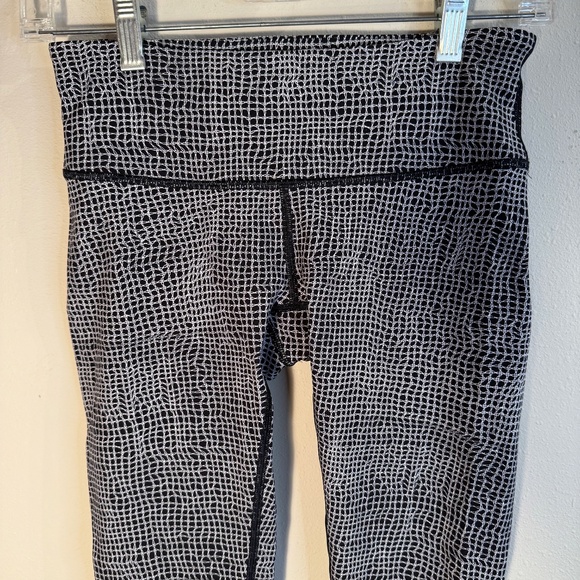 Lululemon Women’s High Rise Wunder Under Luxtreme Leggings, Size 4, Blk & Wht - Picture 13 of 13